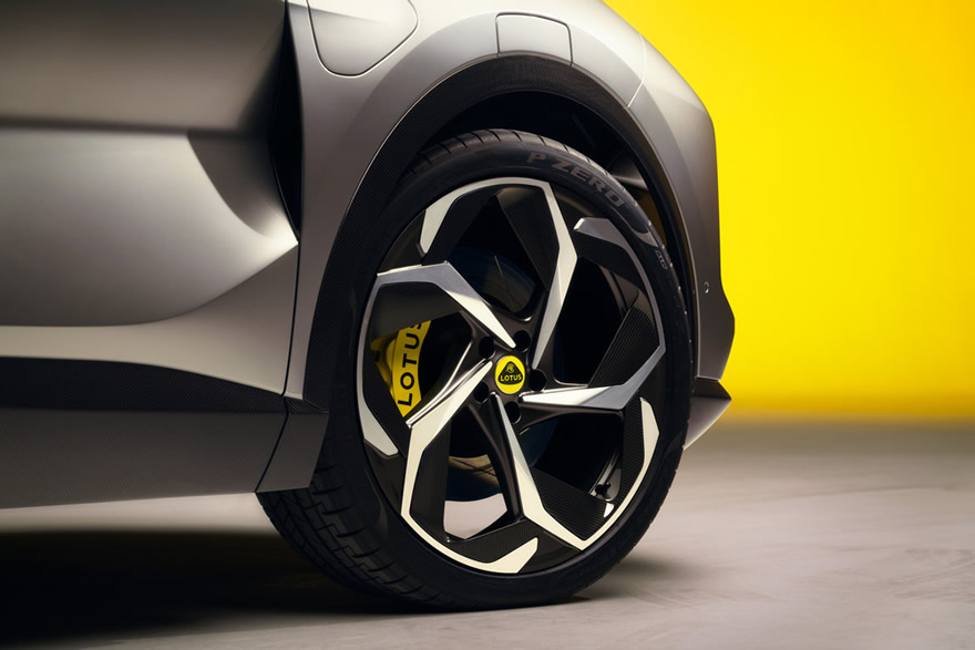 20_Lotus_Eletre_Studio_INT_WheelDetail